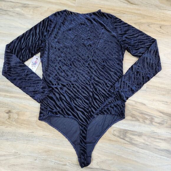 🩵NWT Sofia Vergara Black Burnout Zebra Print Long Sleeve Medium - Picture 3 of 12